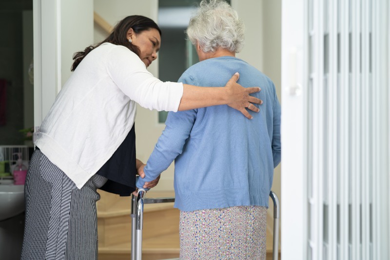 Curso Gratuito de Cuidador de Ancianos: en línea y con certificado