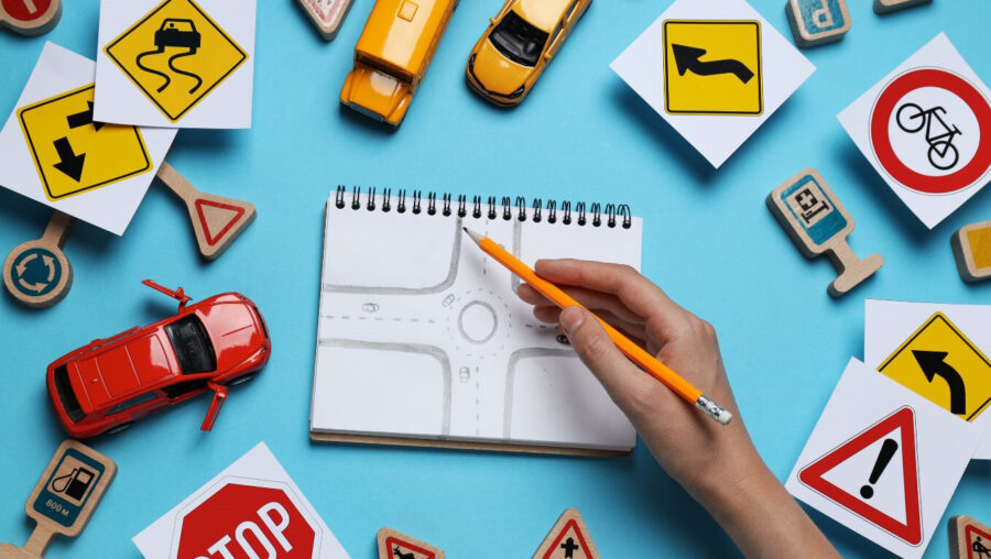 Aprende y Practica para Aprobar el Examen de Conducir con Éxito